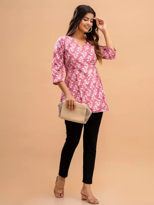 Women Printed Cotton Blend Straight Kurta  (Pink, White)